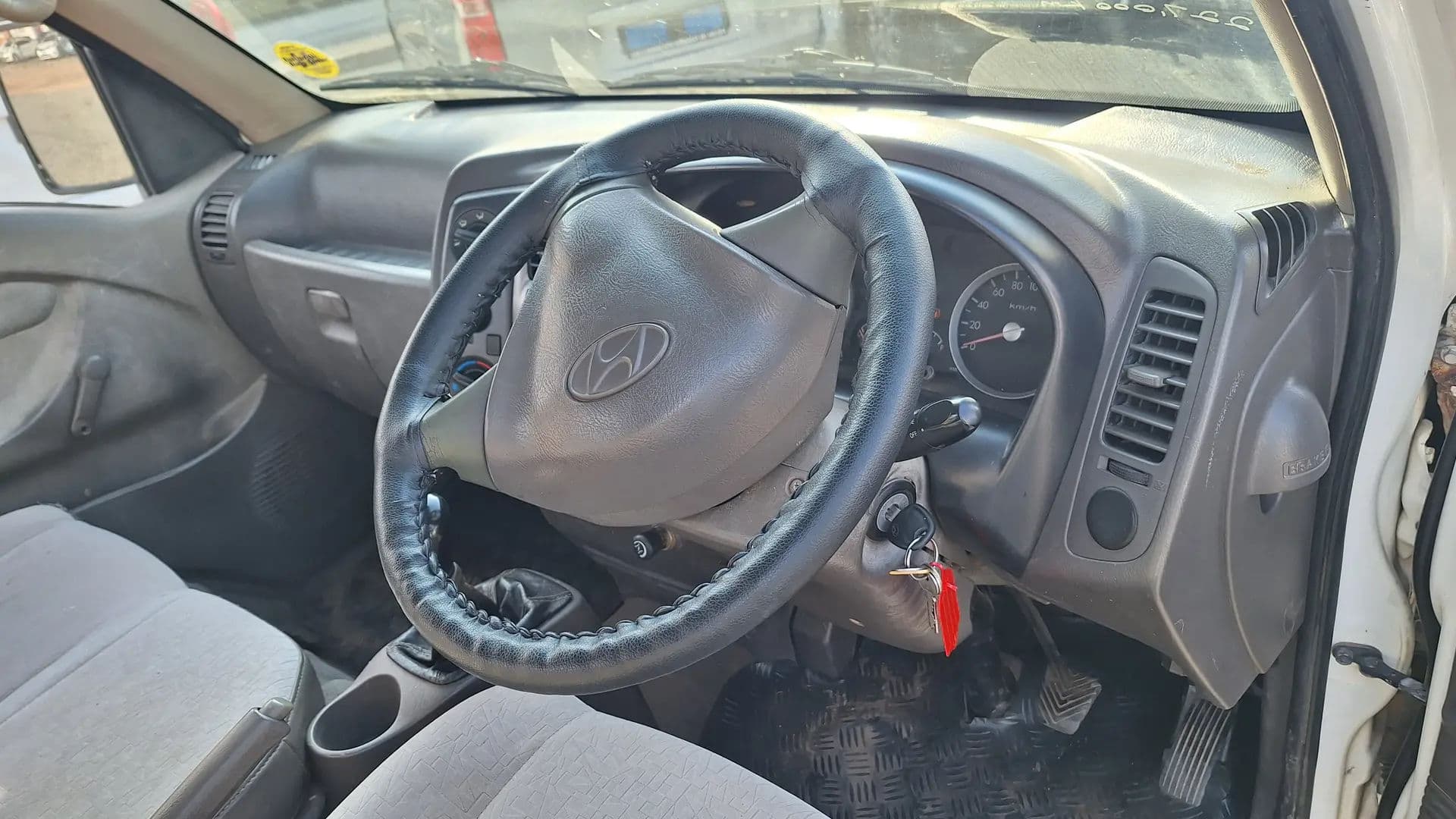 2008 Hyundai H100 White — photo 3