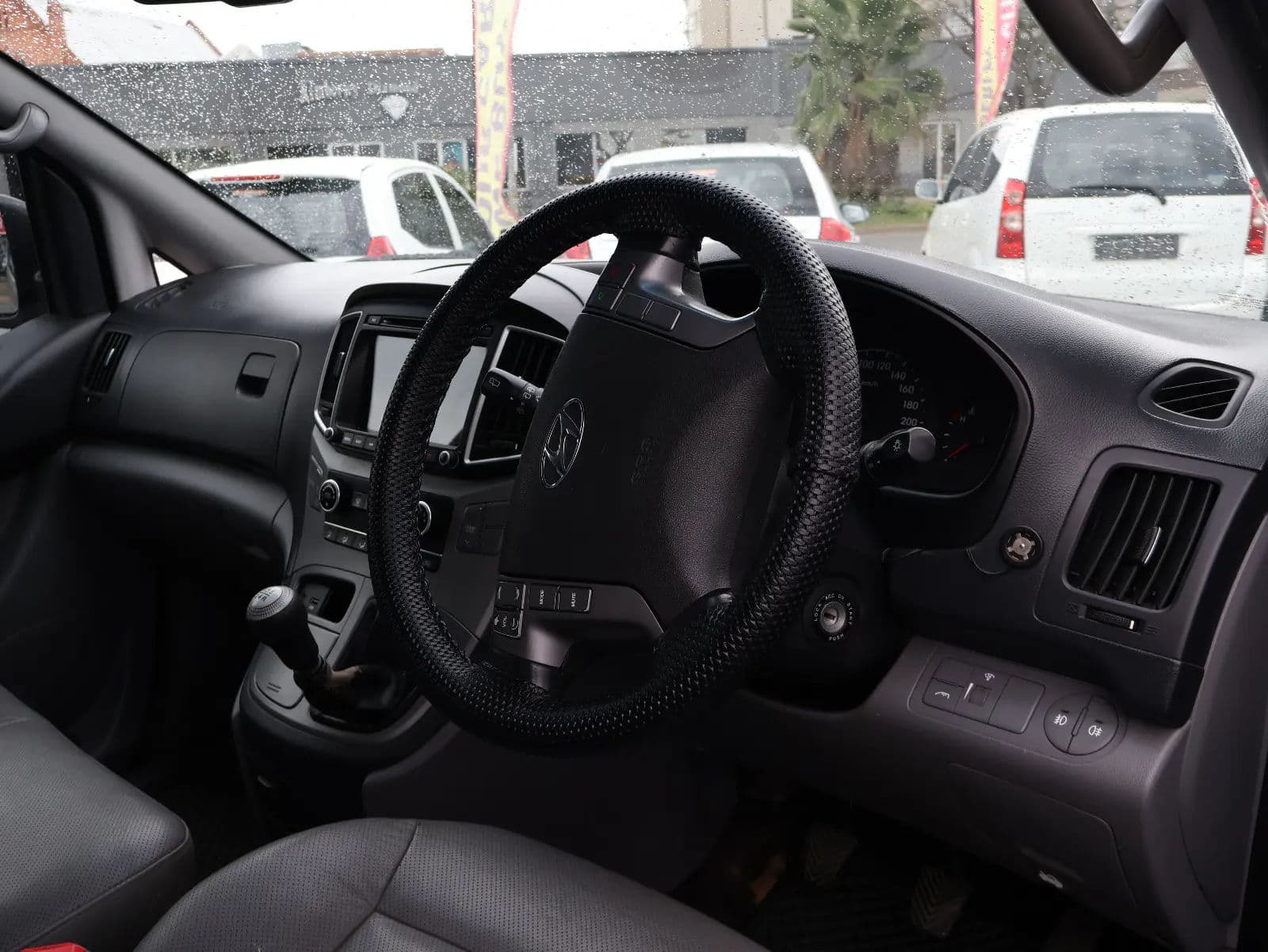 Hyundai H1 Manual — photo 2