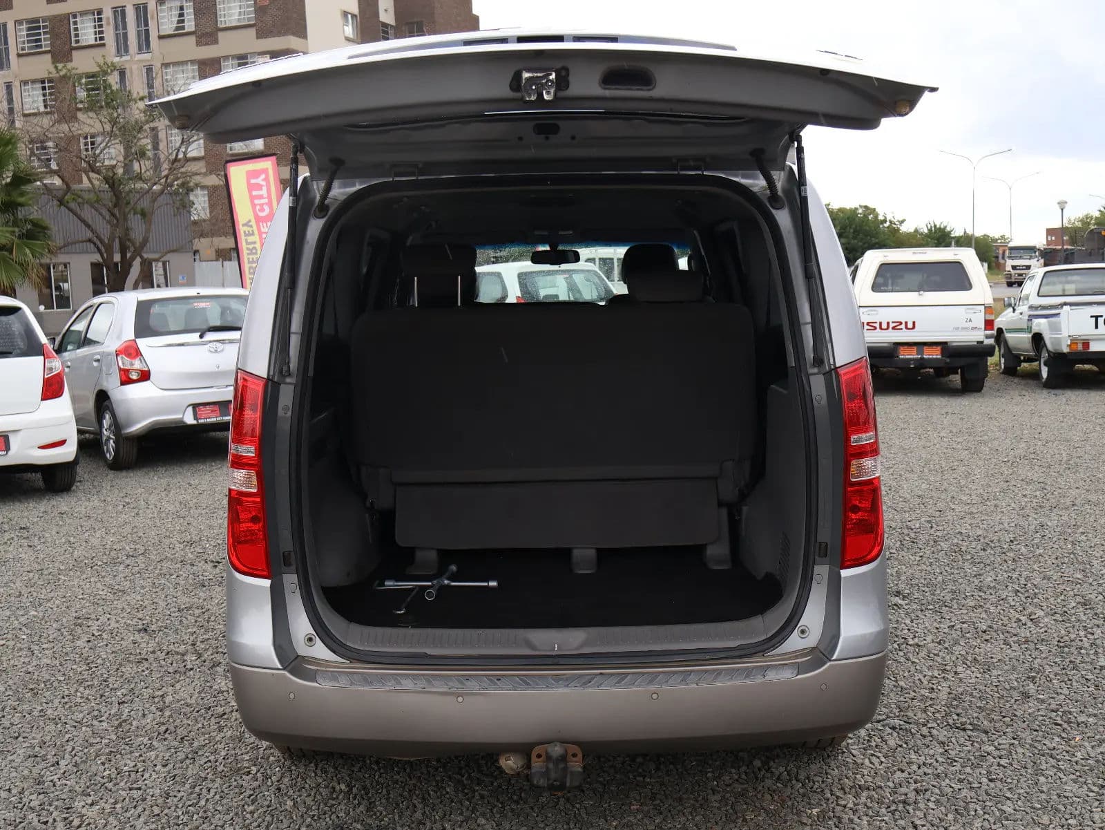 Hyundai H1 Manual — photo 8