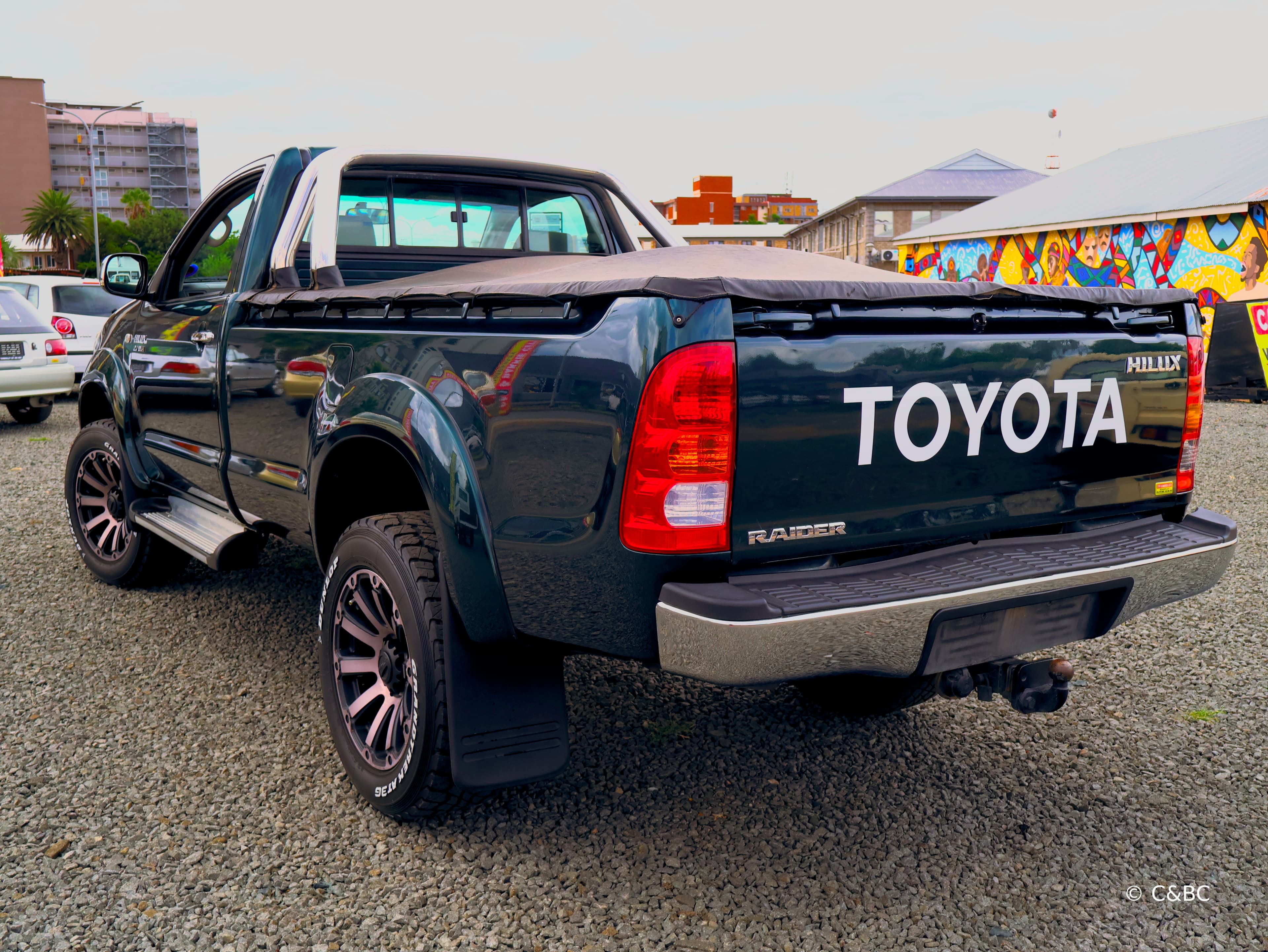2011 Toyota Hilux VVTI image 4