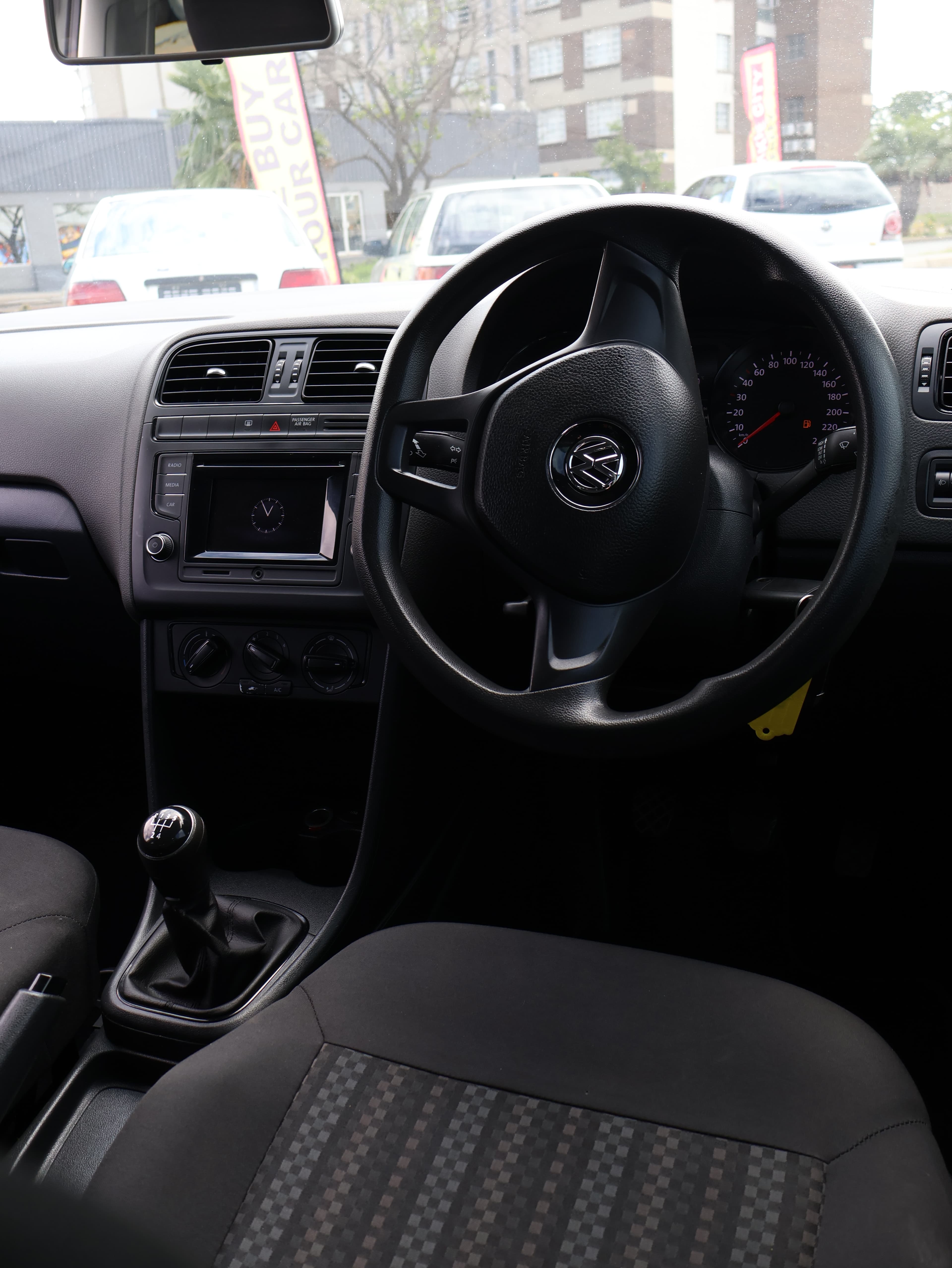 2015 Volkswagen Polo image 6