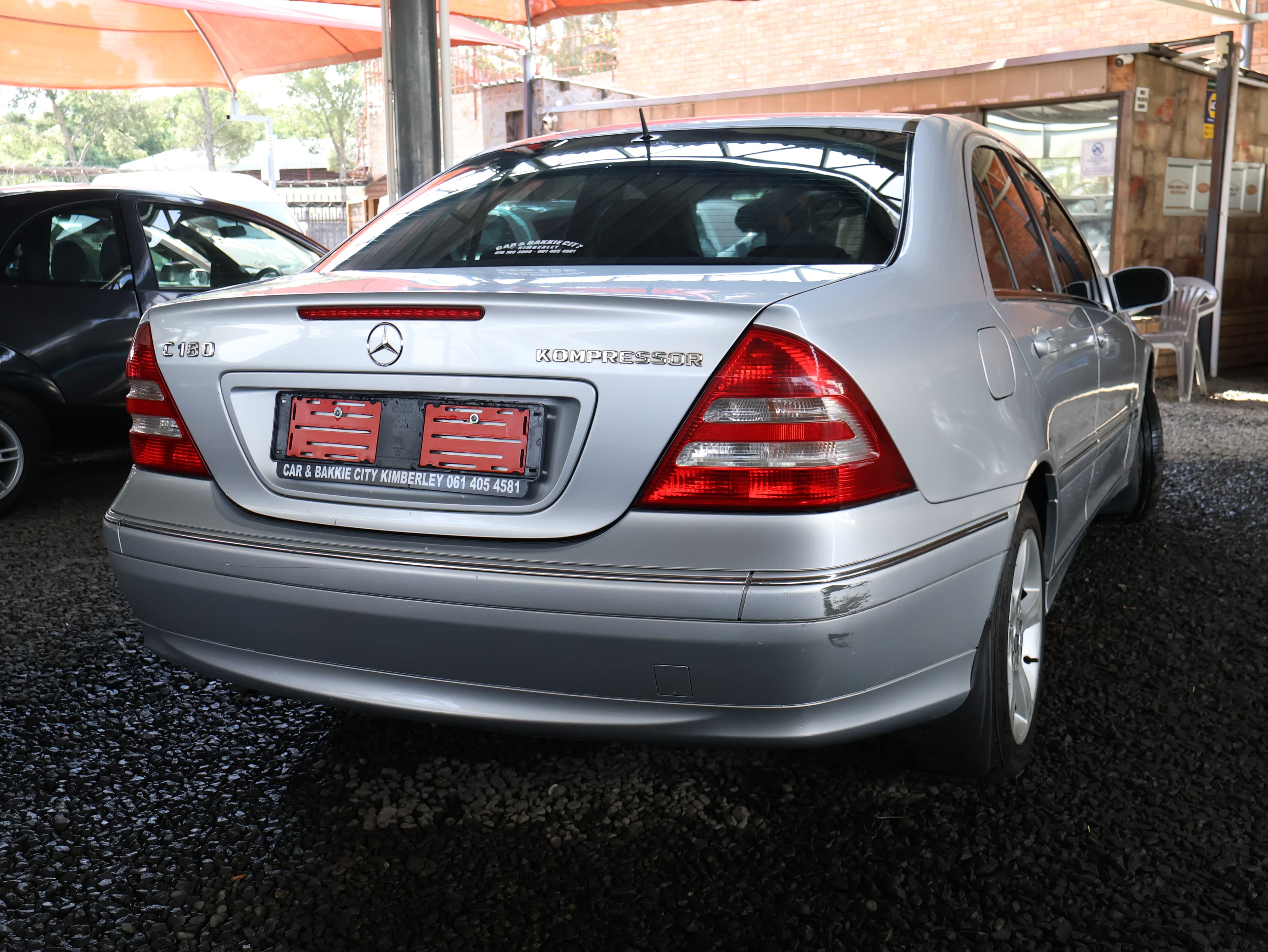 2000 Mercedes-Benz C180 image 2
