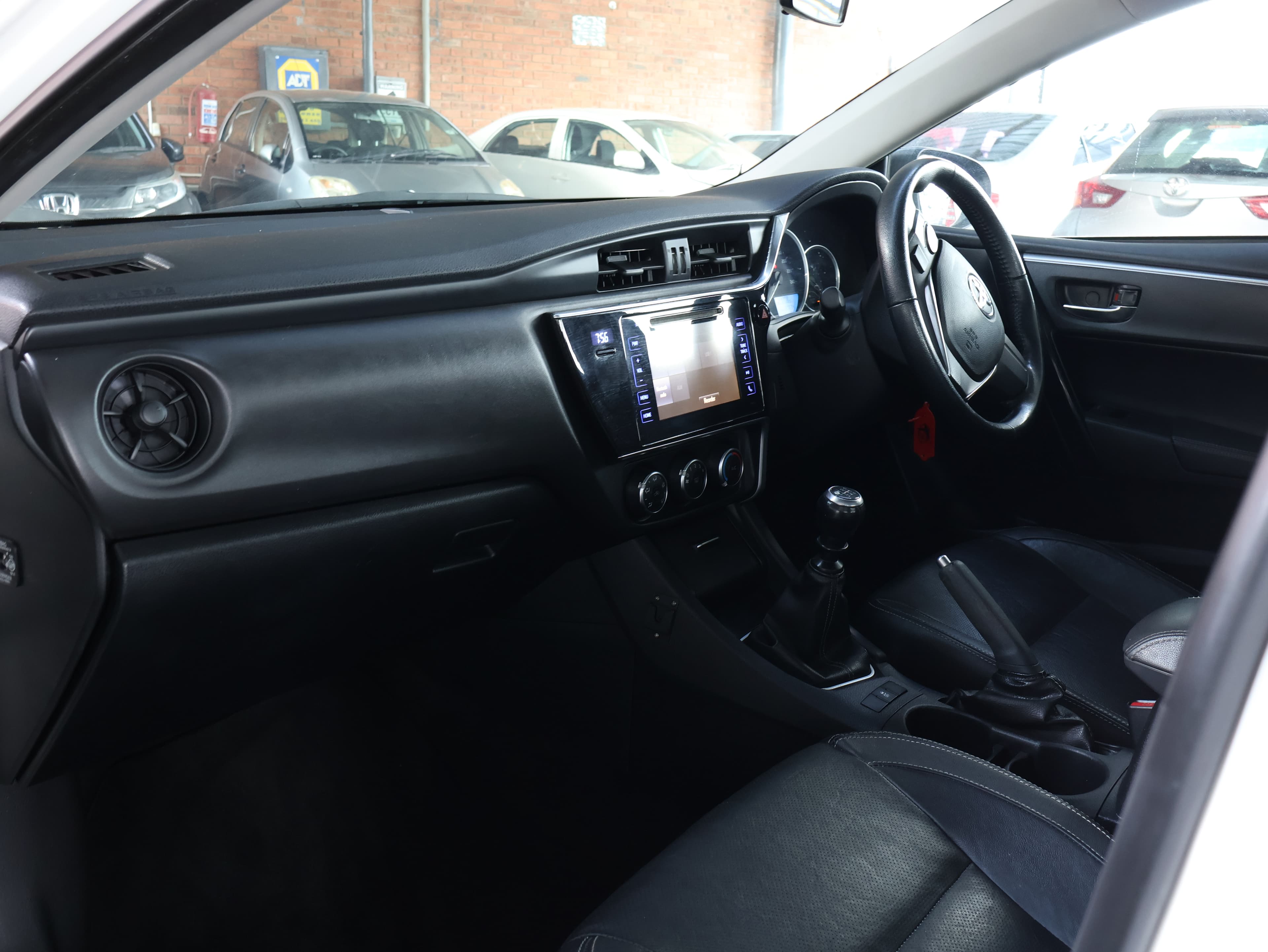 2018 Toyota Corolla image 6