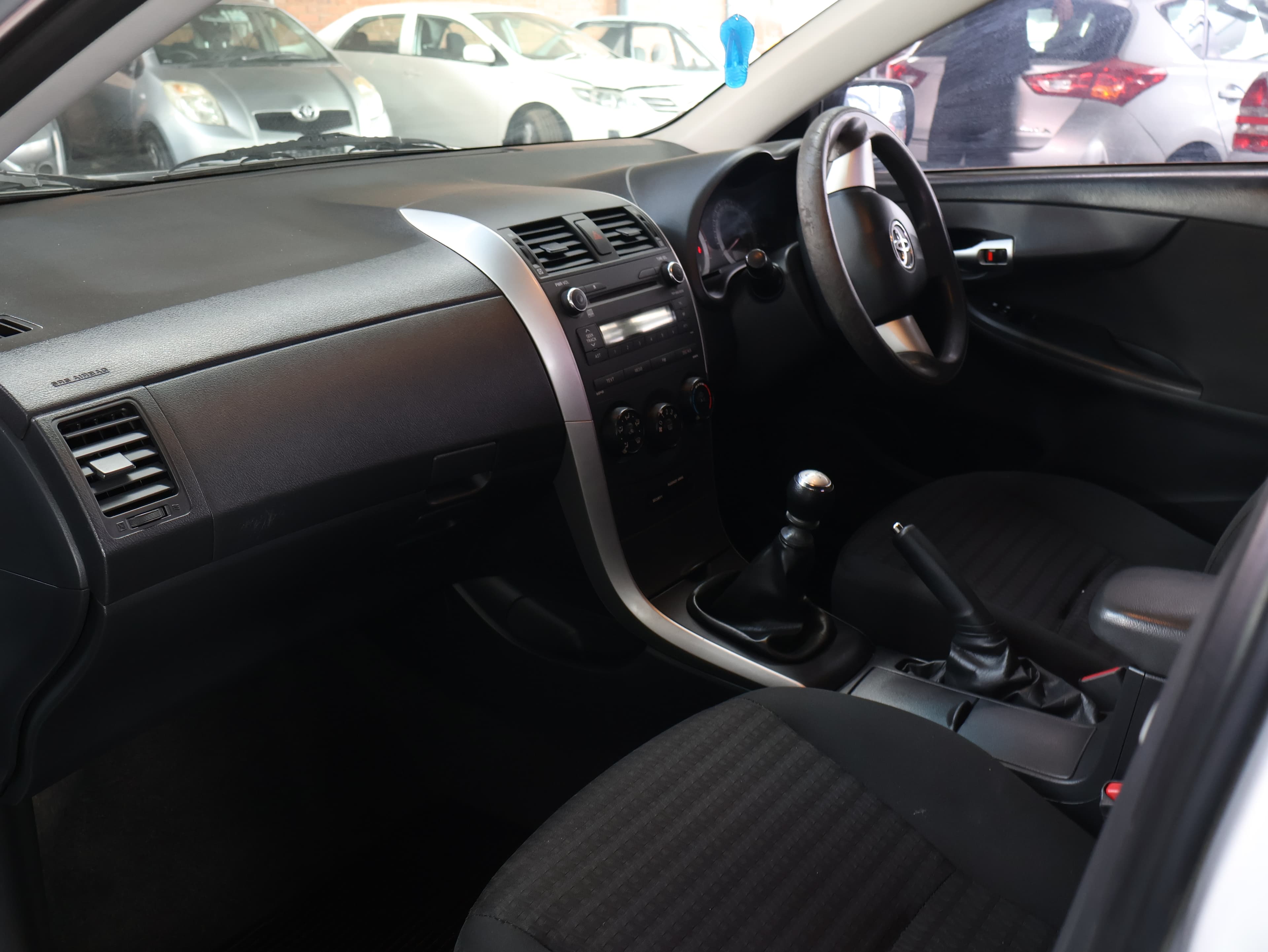 2016 Toyota Corolla image 9