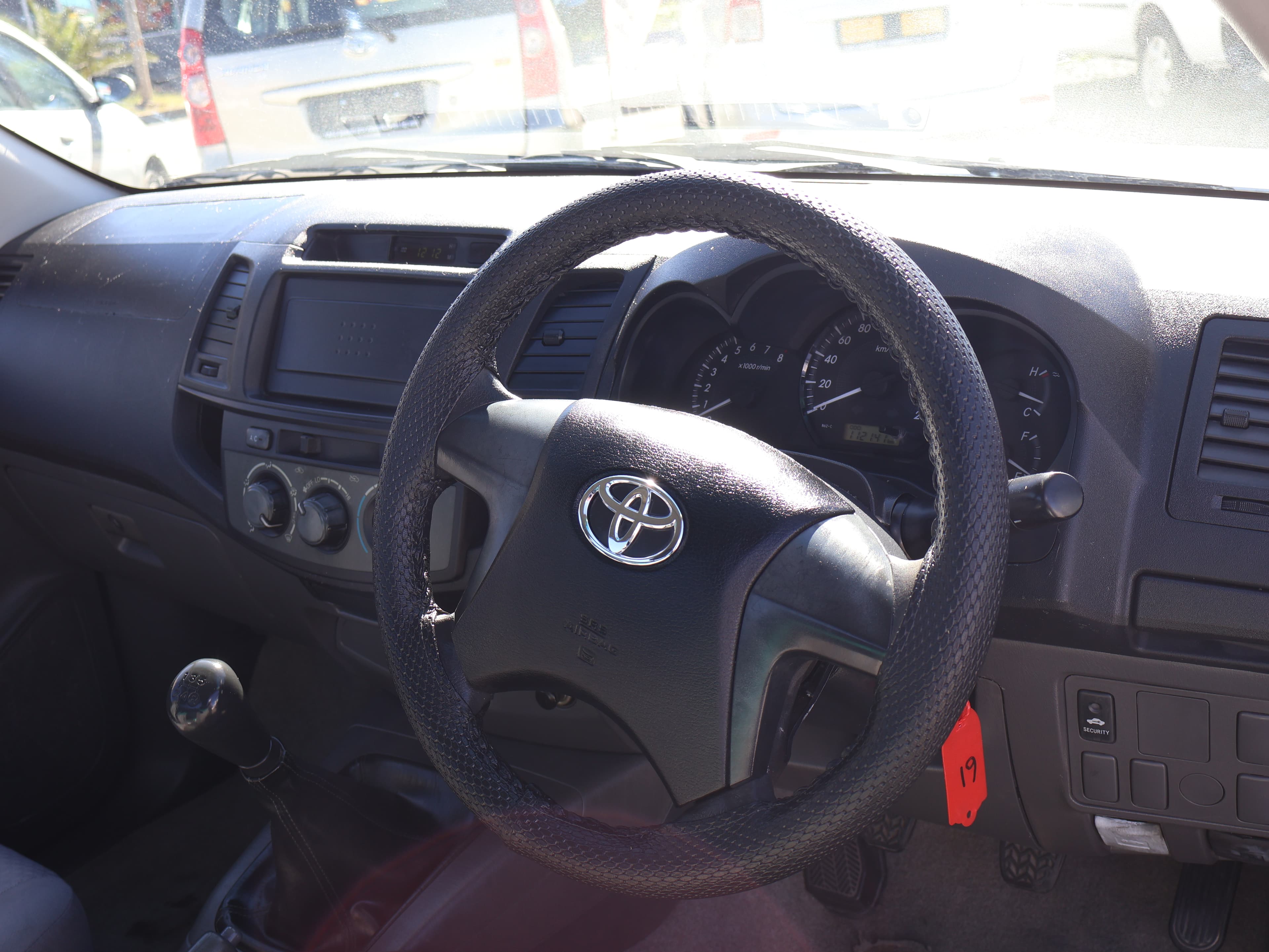 1900 Toyota Hilux image 6