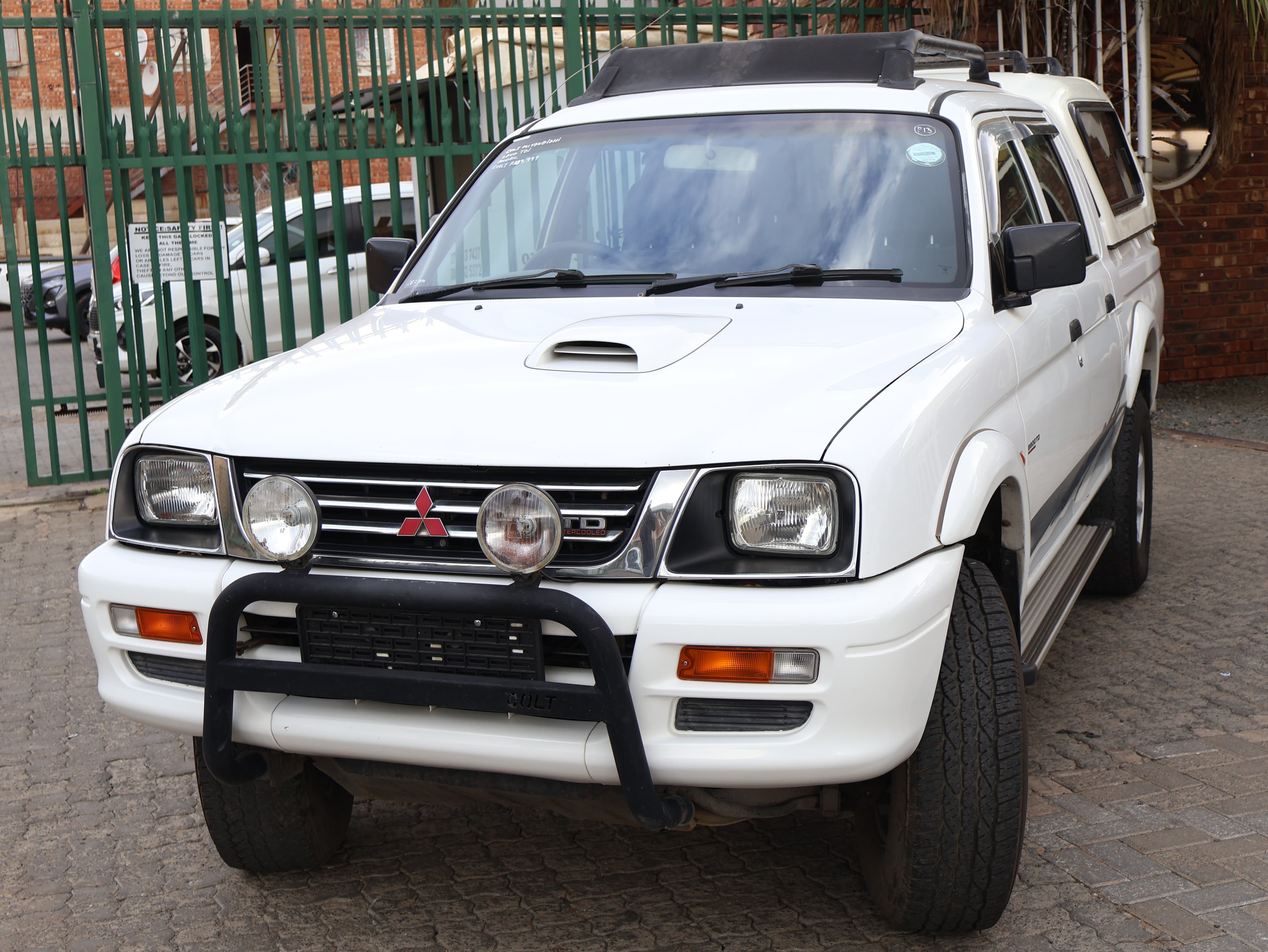1998 Mitsubishi Colt image 6
