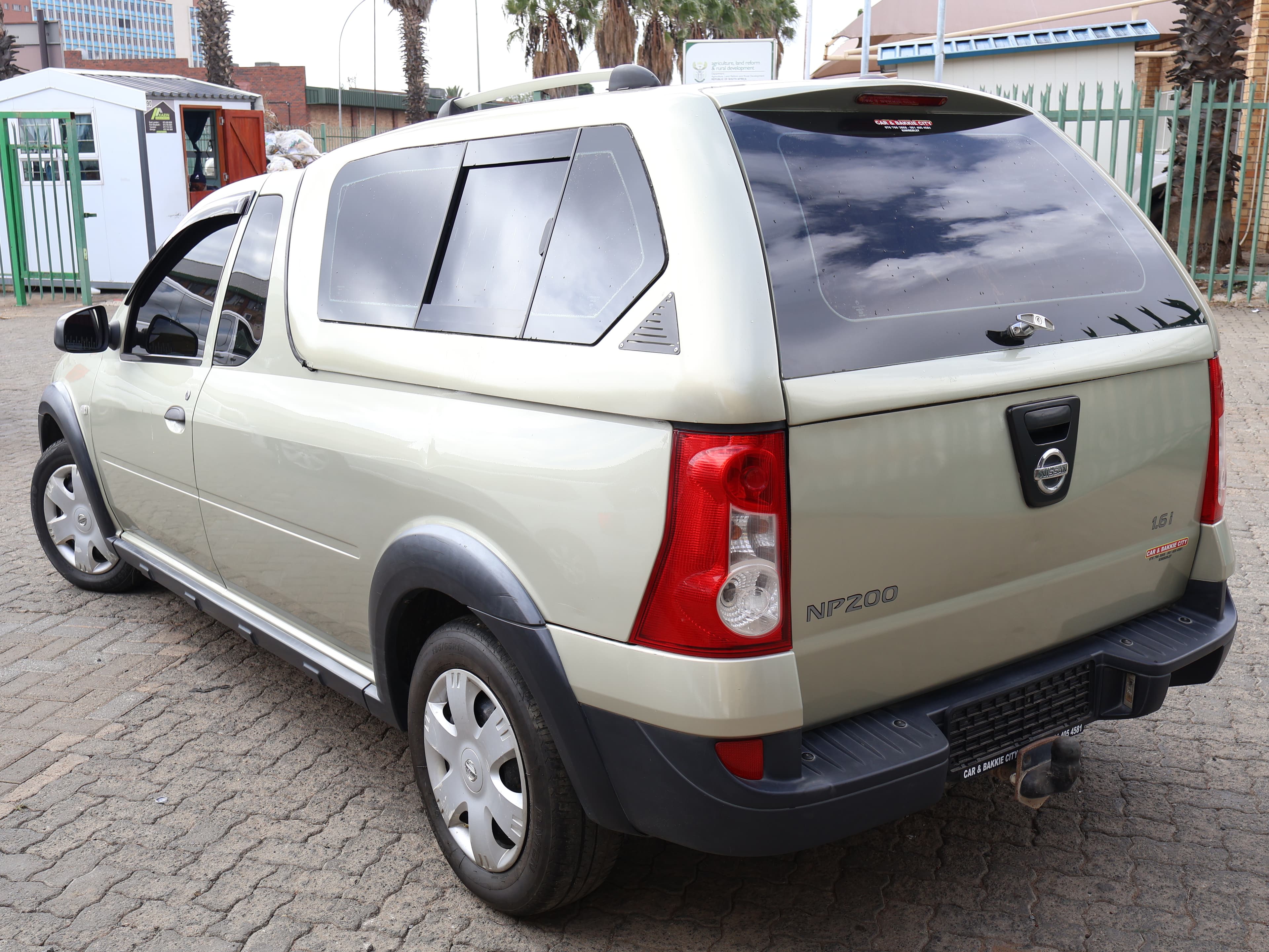 2010 Nissan NP200 image 7