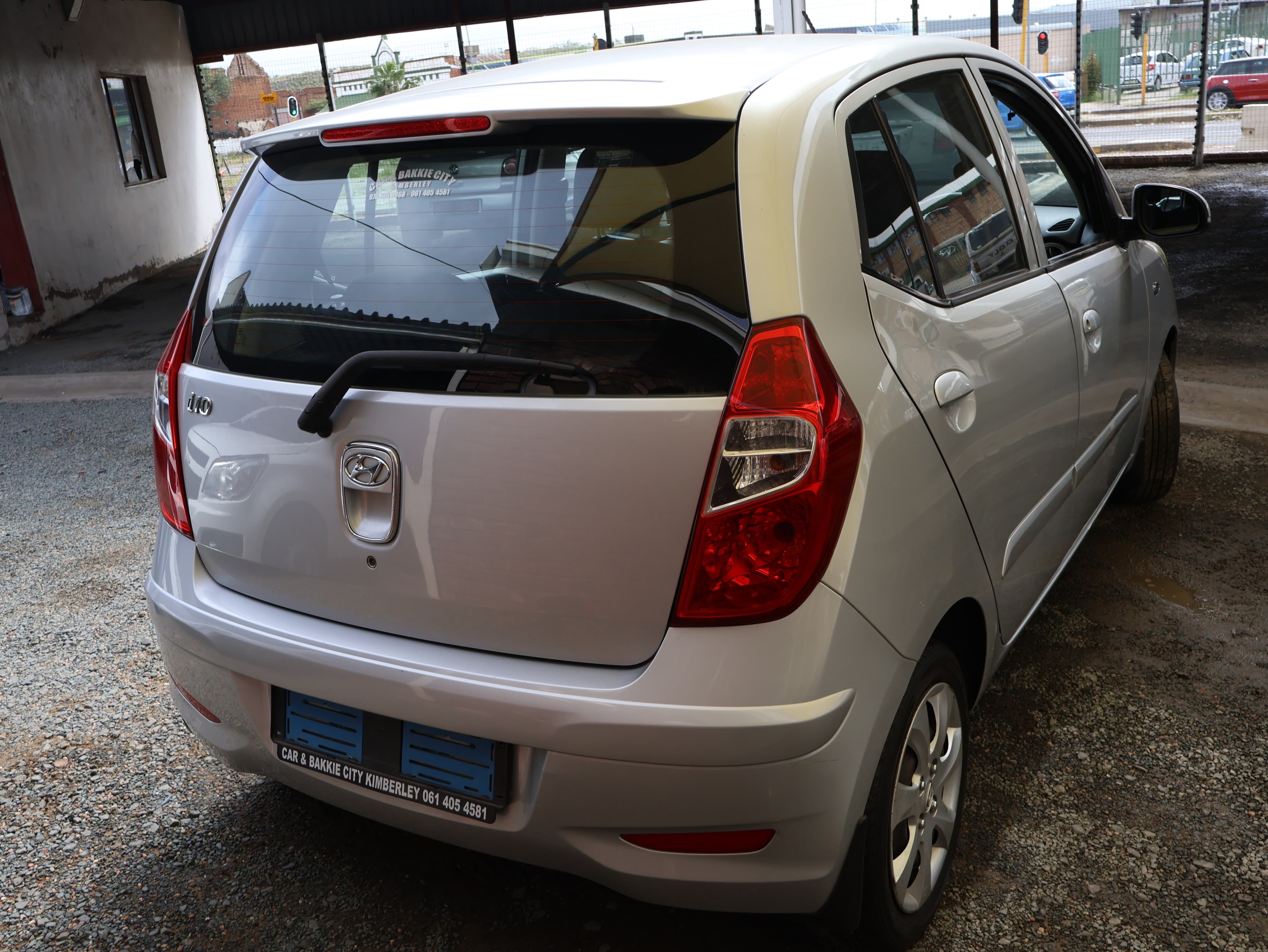 2013 Hyundai i10 image 2