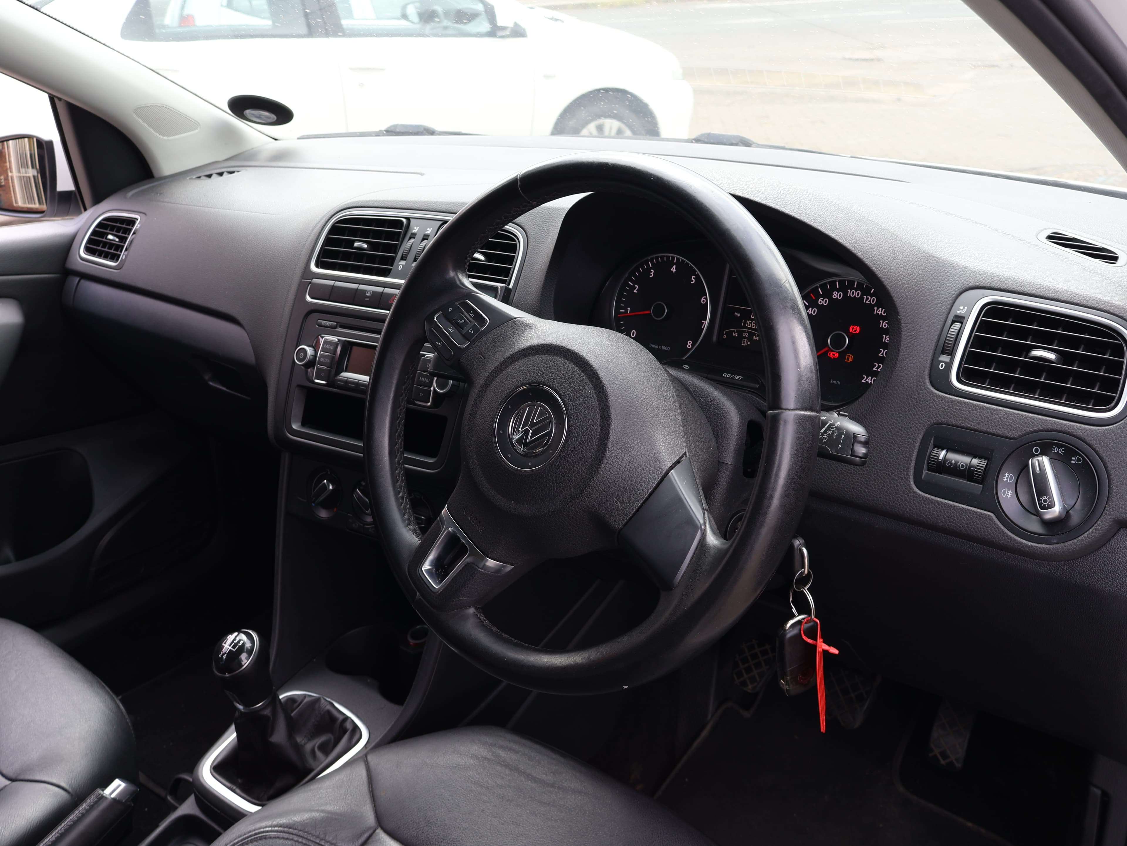 2013 Volkswagen Polo image 6