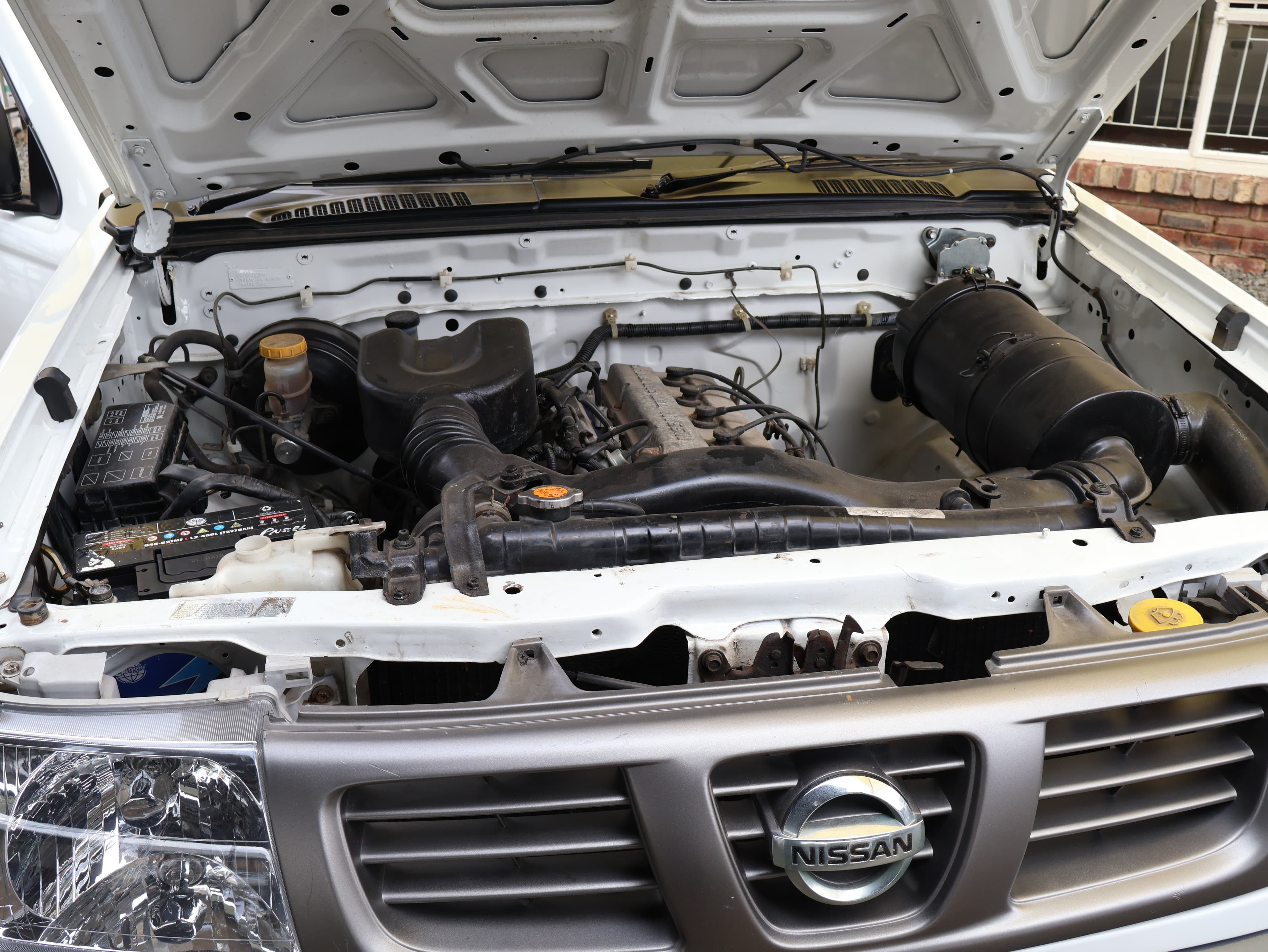 2007 Nissan NP300 image 6