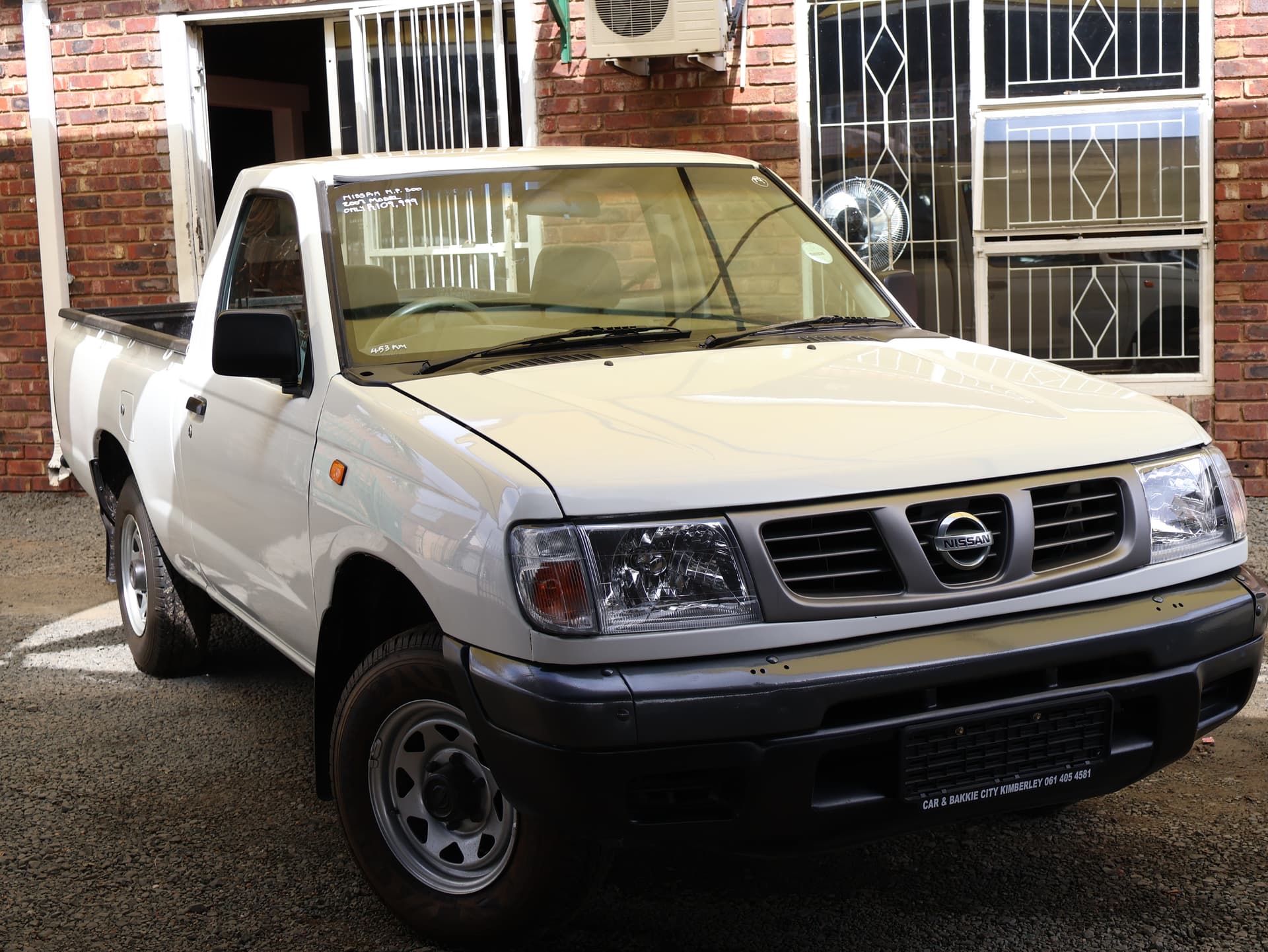 Nissan NP300