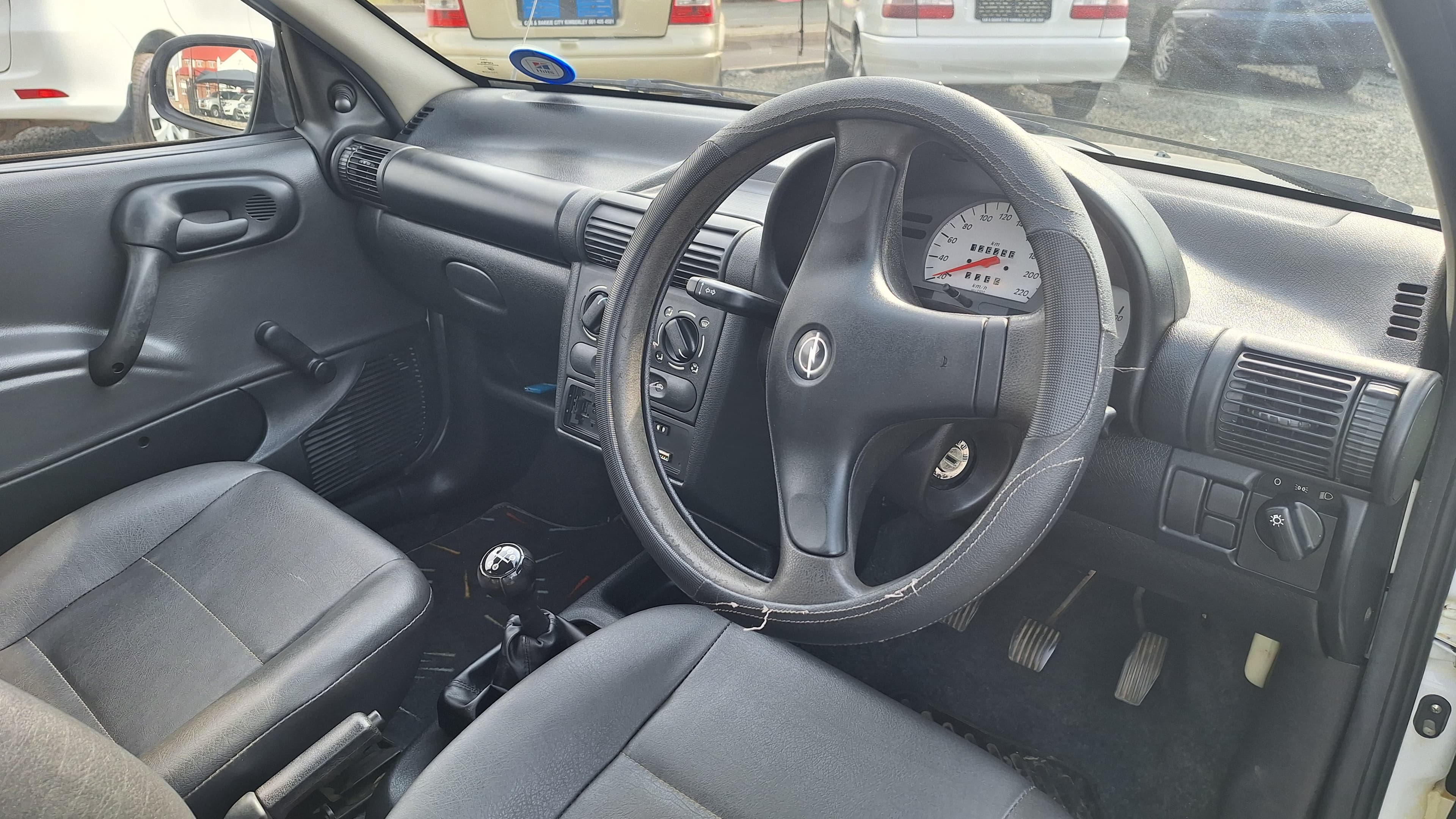 2005 Opel Corsa Utility image 7