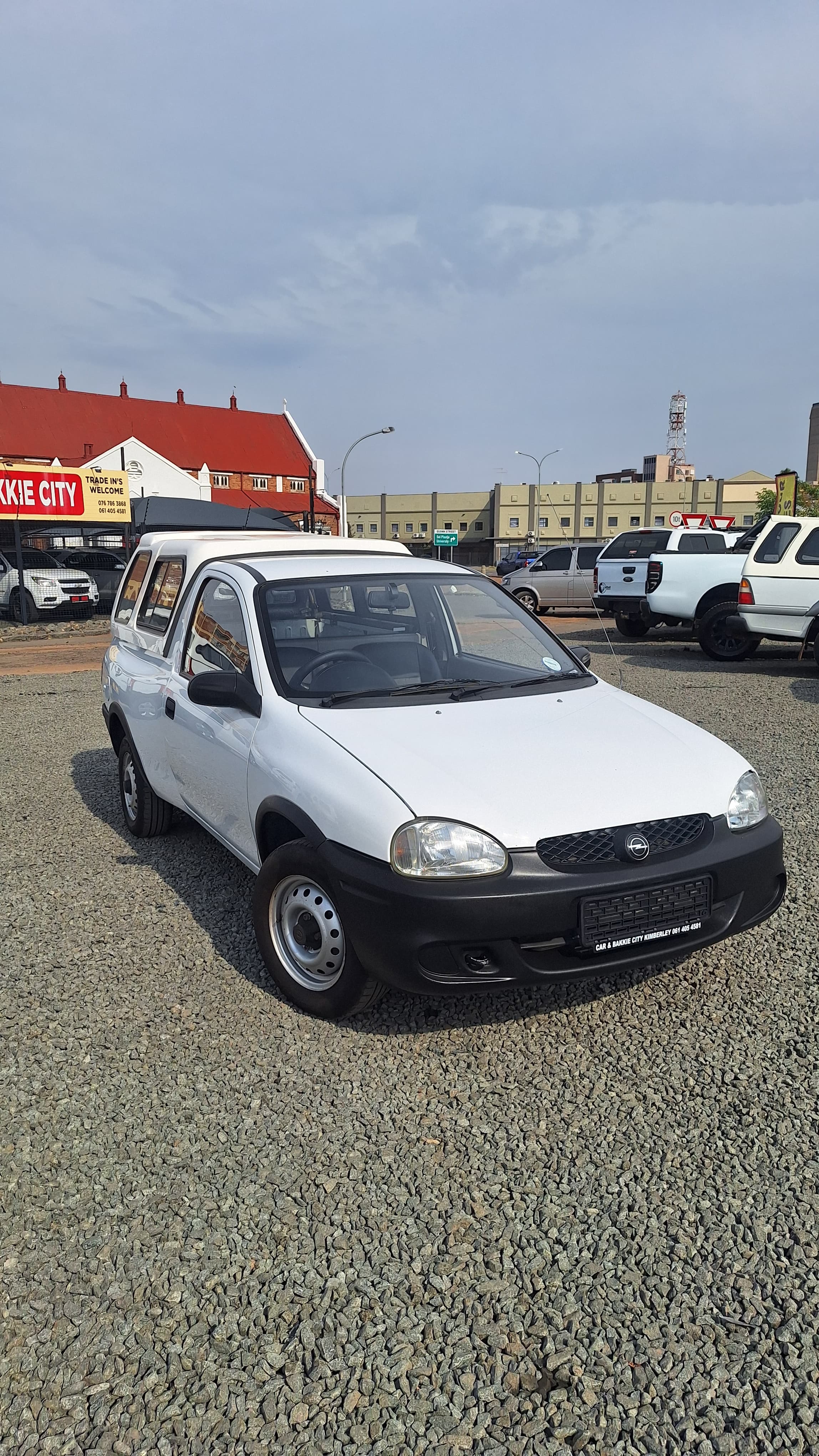 2005 Opel Corsa Utility image 1