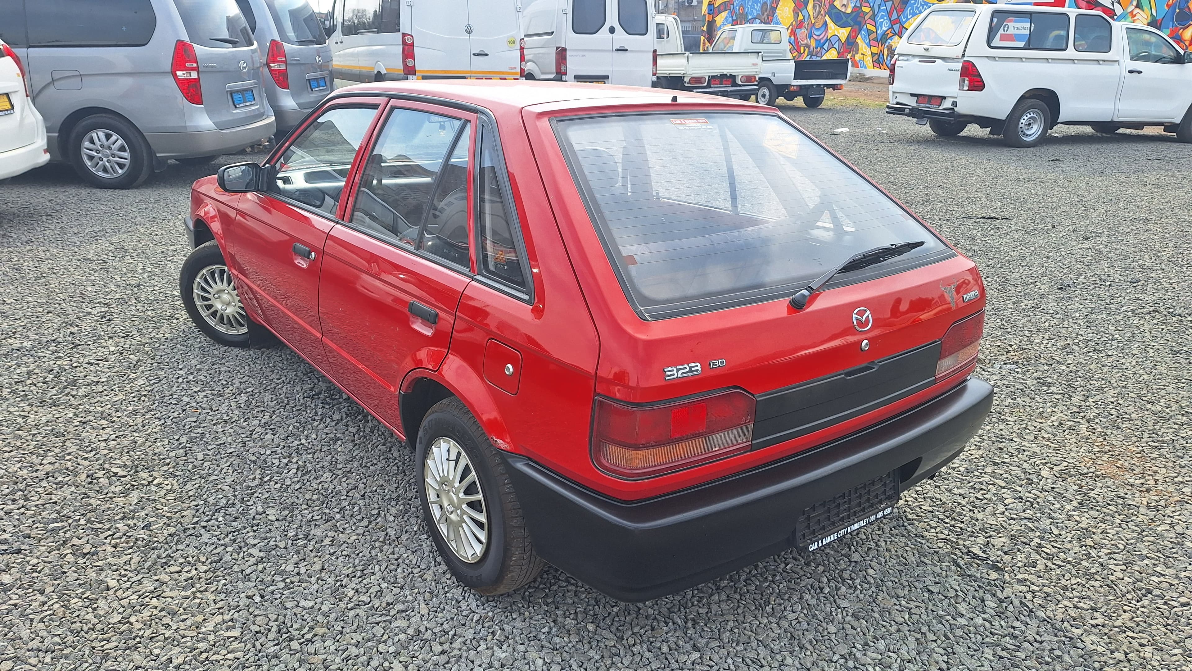 1999 Mazda 323 image 3